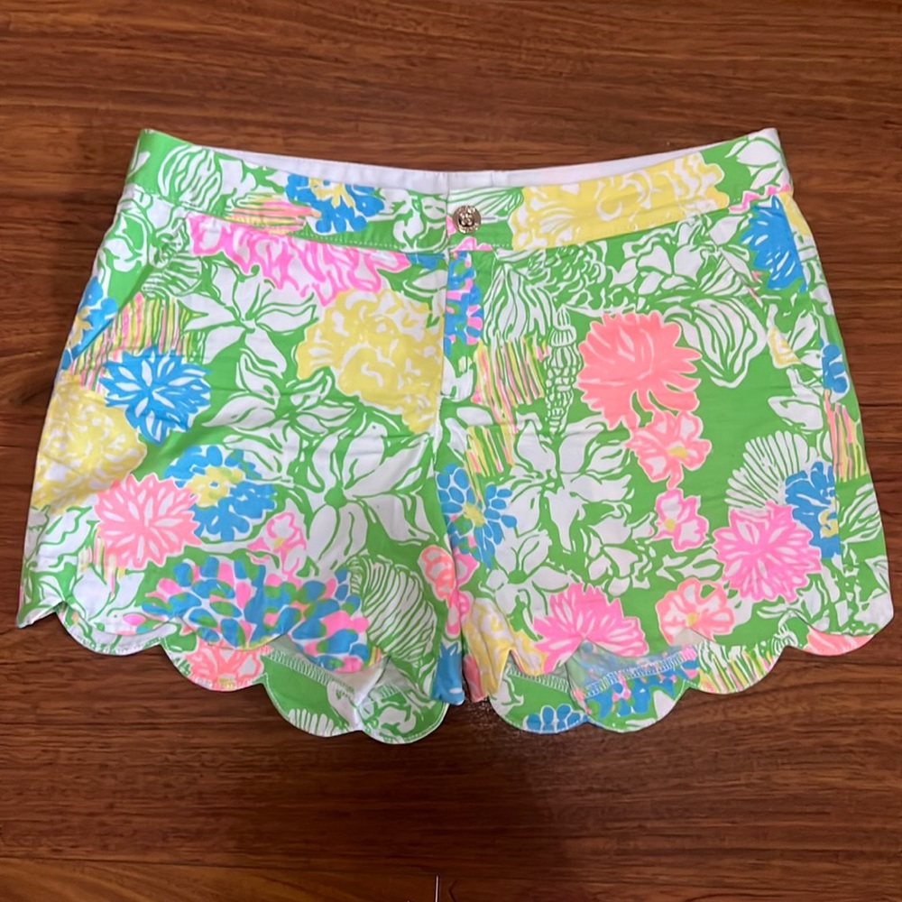 Lilly Pulitzer buttercup short size 4